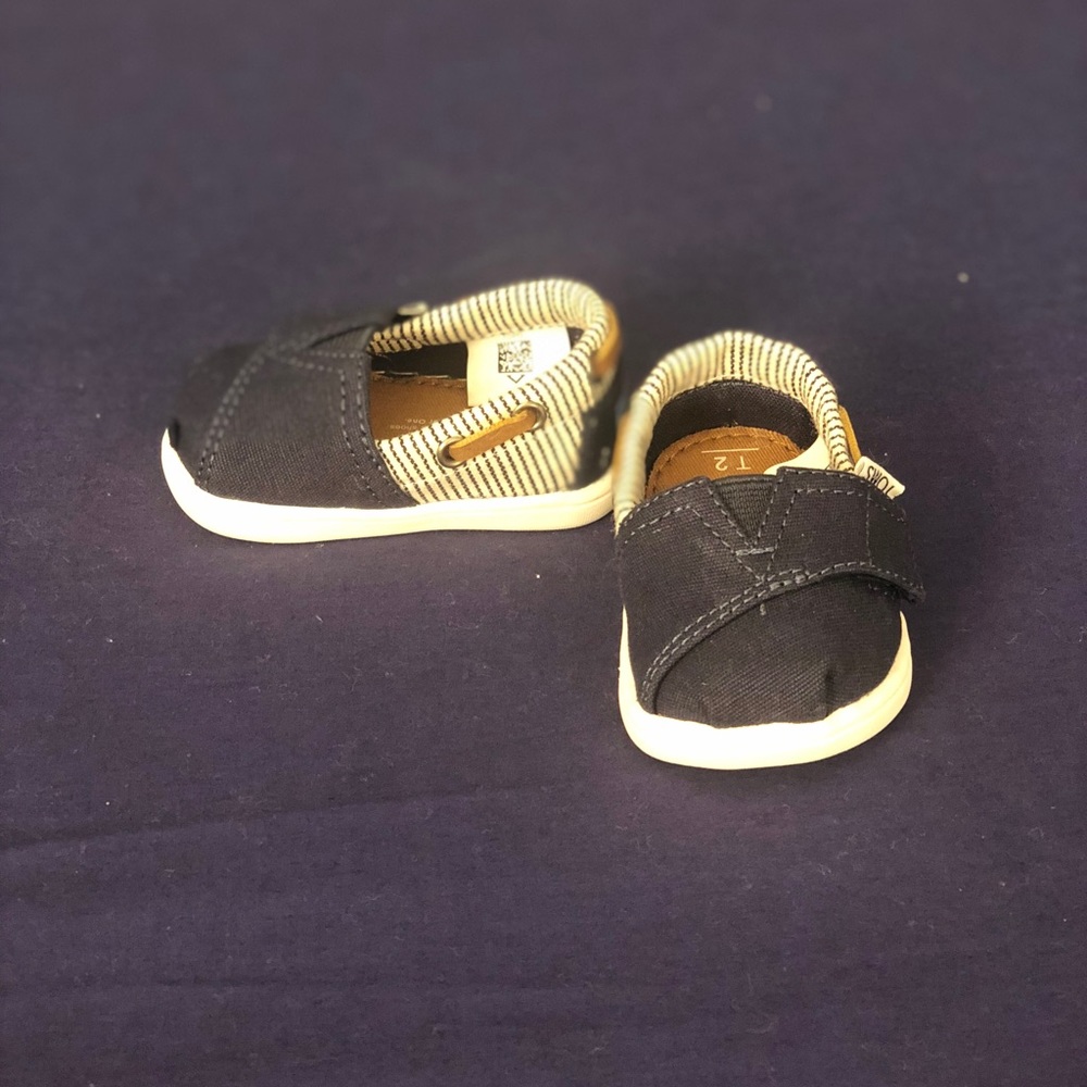 Infant TOMs Shoes NWOT
